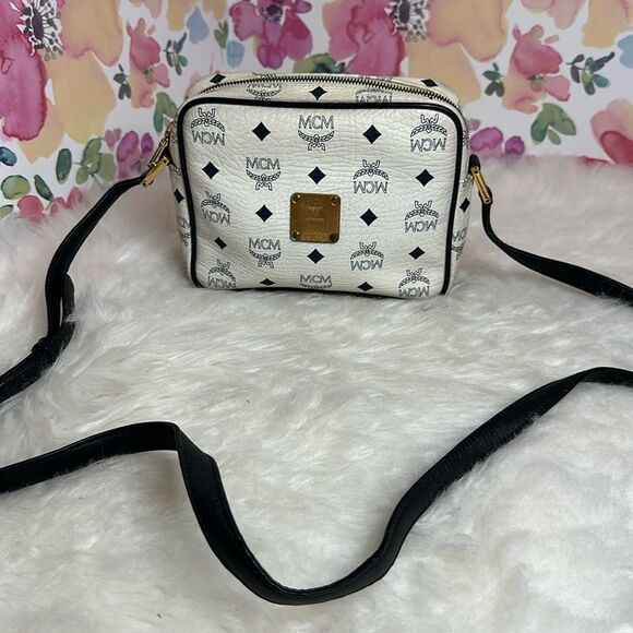 💯Authentic MCM Crossbody Bag- Small Sized 🍀 - Picture 1 of 16